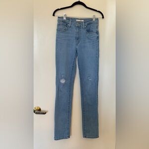 Levi’s 724 Distressed High Rise Straight Leg Jeans in Size 27